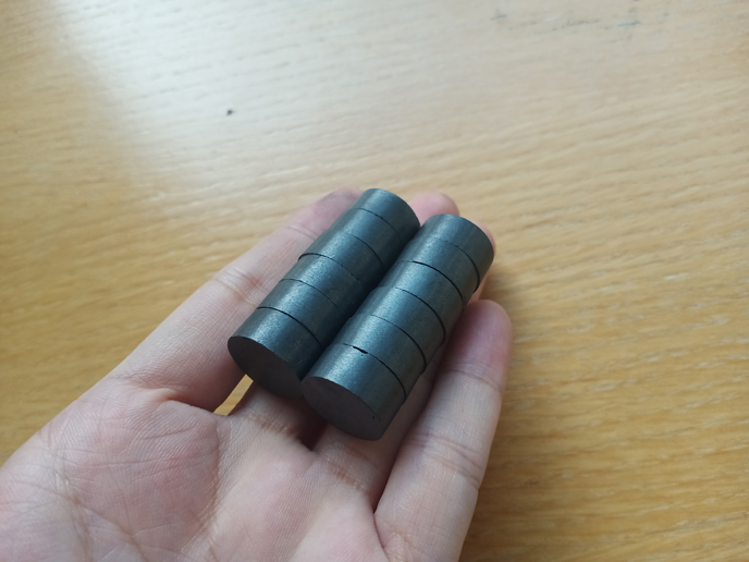18mm直径圆形铁氧体磁铁磁石样品尺寸参考