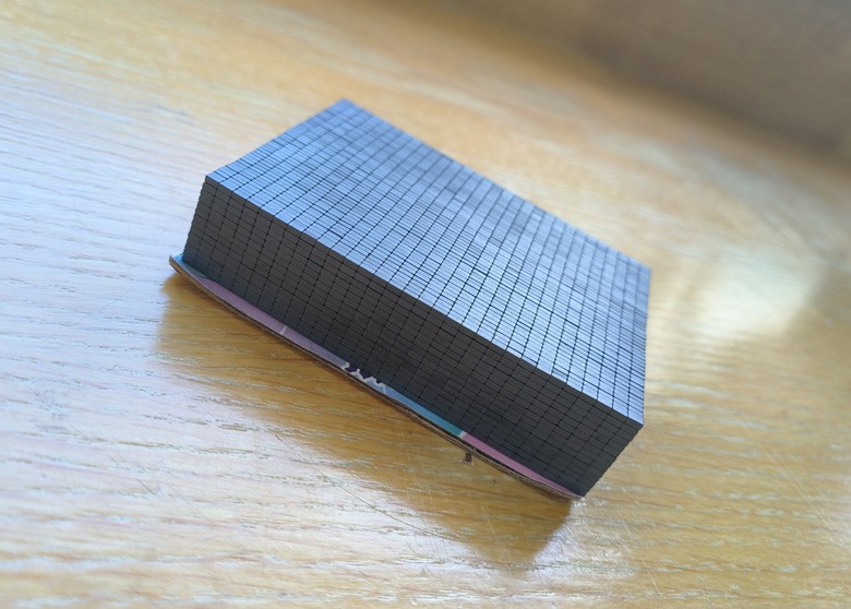 1.4x1.4x3mm矩形块状烧结铁氧体磁铁